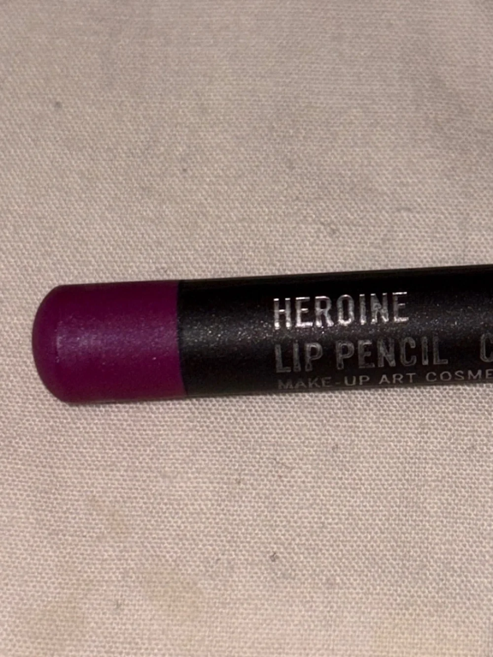 MAC Cosmetics Lip Pencil (Heroine)